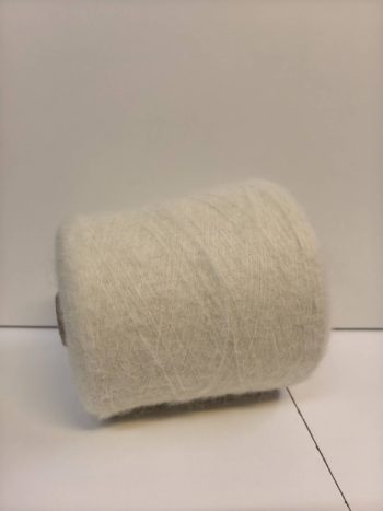 Пряжа бобинная  Luxury Selection by RiGo Alpaca 70/1500 19126 молочный